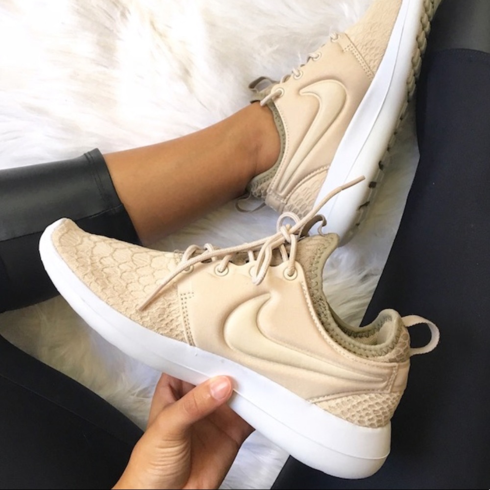 Nike tennis shoes